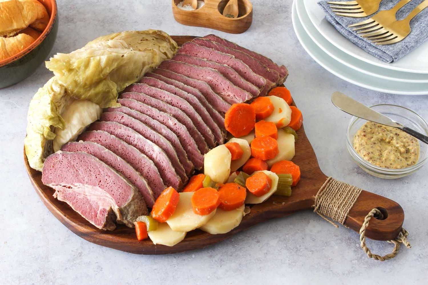 slow-cooker-corned-beef-and-cabbage-recipe