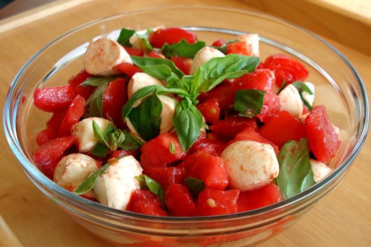 tomato-mozzarella-salad-recipe
